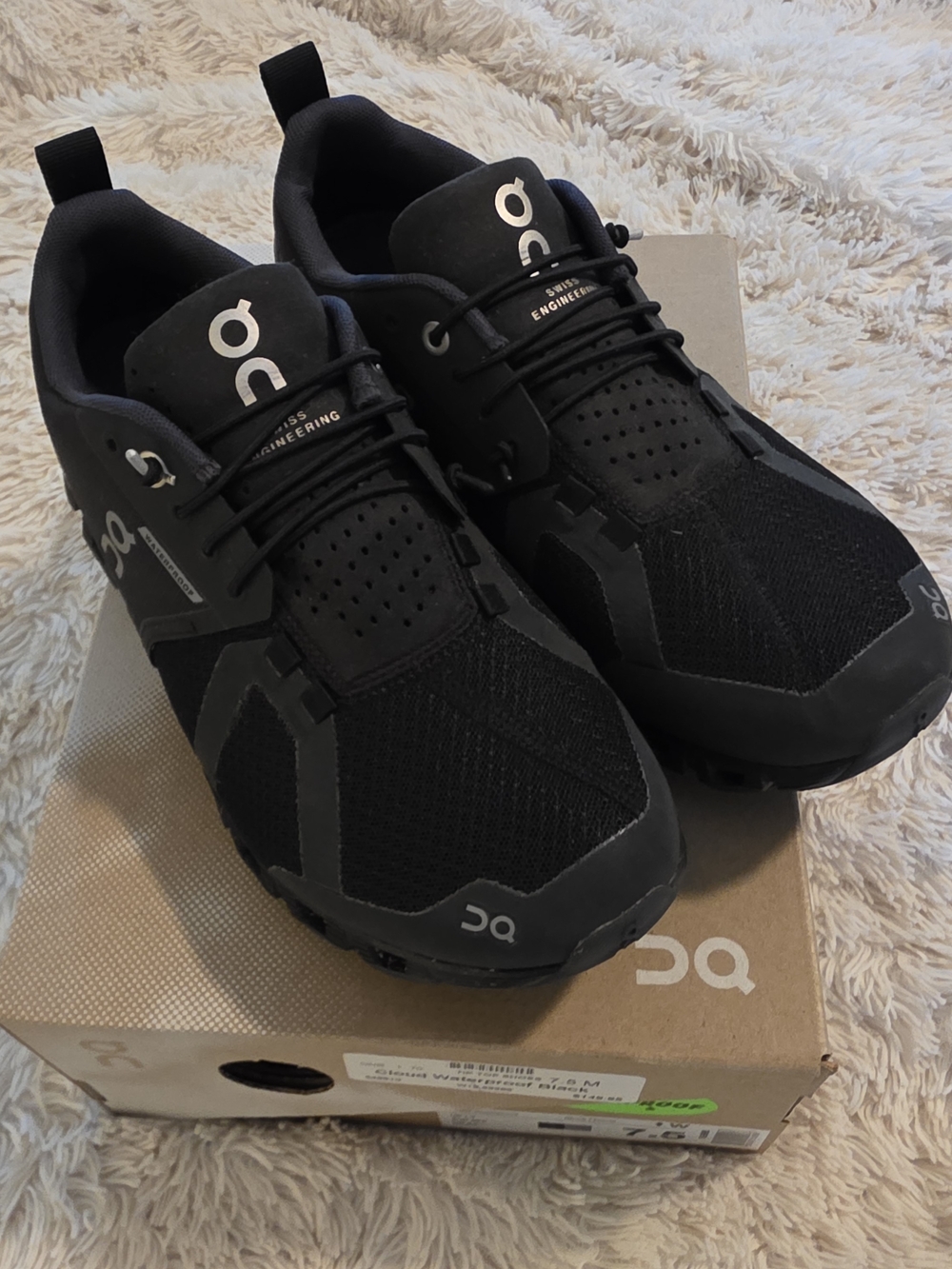 On Running Womens Cloud Waterproof Shoes - Black - Size 7.5 GUC - Picture 7 of 13